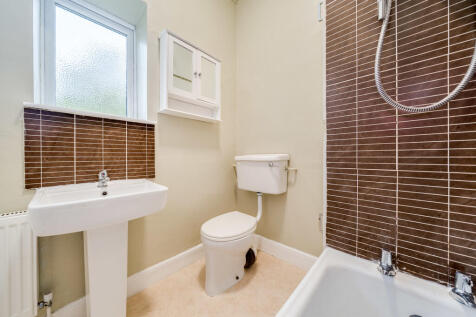 Moorlands Road, Birkenshaw photo 4