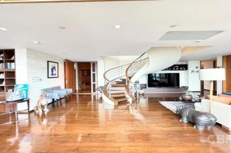 The Park Chidlom - Living Room