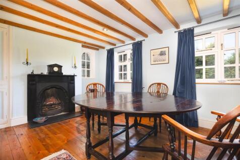 10 Main Street, Newton Burgoland