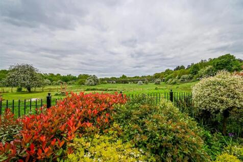 24 Farthings Court-12.jpg