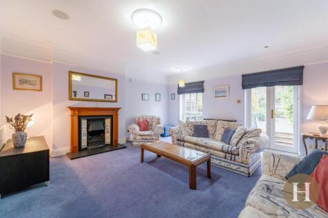 Hadleigh Estate Agents-10.jpg