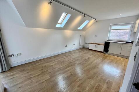 Salisbury Close, Fairfield, Hitchin photo 5