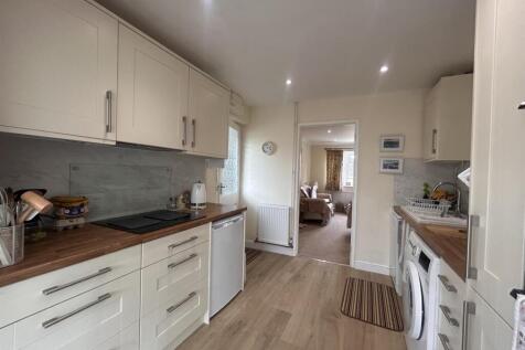 kitchen 2.jpg