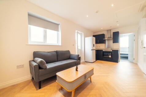 ward-winning Media team on EVERY Listing_2