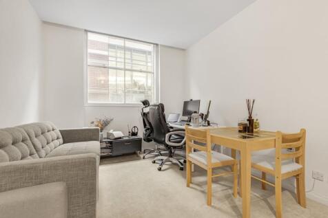 Living/Dining Area