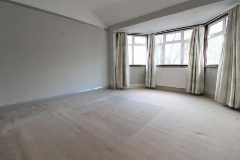 Drayton Gardens, West Drayton photo 3
