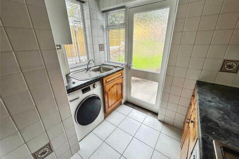 Queen Isabels Avenue, Cheylesmore, Coventry, CV3 photo 5