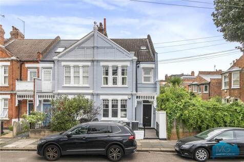 London, N8 - property photo