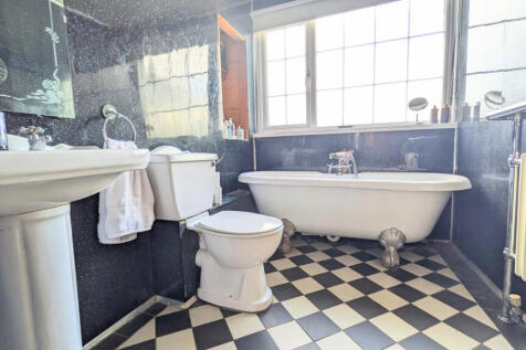 PXL_20250822_113923933.MP~2