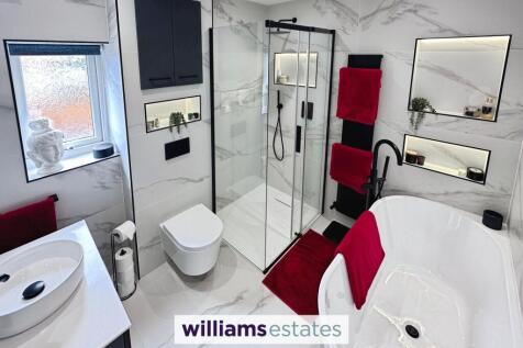 luxury bathroom