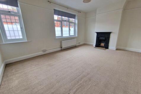School Lane, Kenilworth, Warwickshire, CV8 photo 5