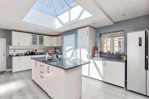 Kitchen / Breakfast Room