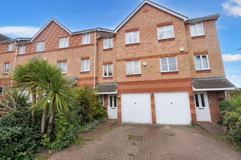 High Wycombe, HP13 - property photo