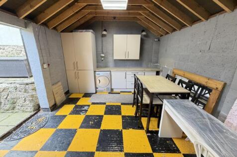 GARAGE / WORKSHOP