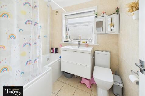 CAM02176G0-PR0667...