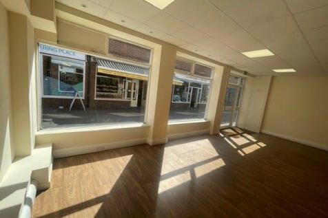 Retail Property (high street) to rent Image 5