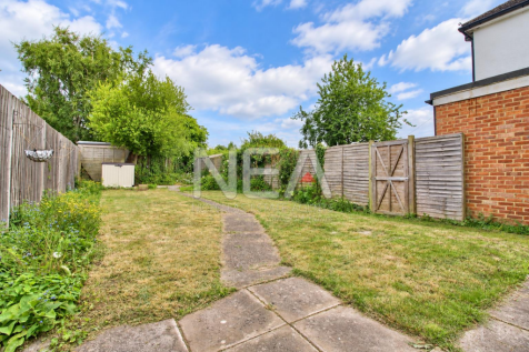 Garden-towards-shed.png