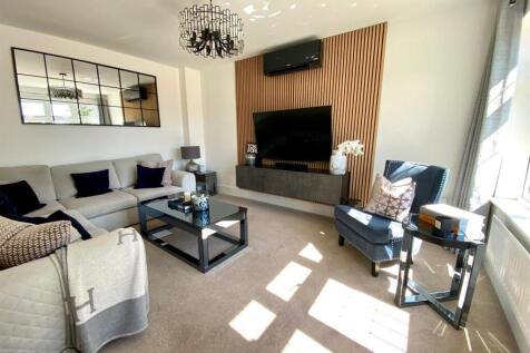 Hammond Close, Langdon Hills, Basildon photo 4