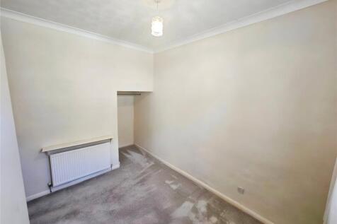Havant Road, Farlington, Portsmouth, Hampshire, PO6 photo 5