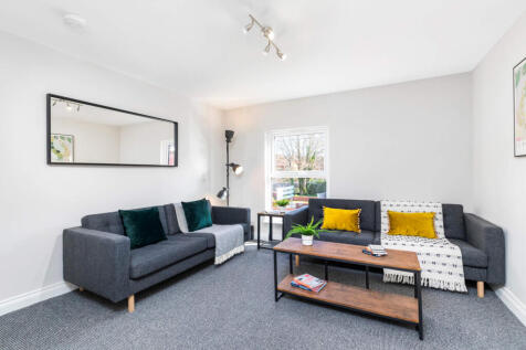 6-bed house on Welton Place, Leeds, £3,770/mo