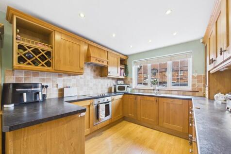 Kitchen/Dining Area