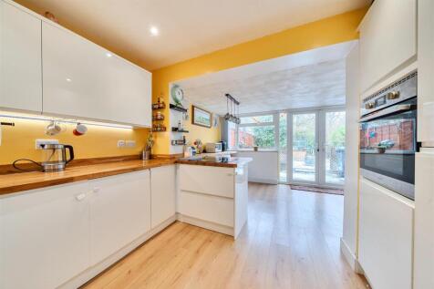 21 Eastwood Grove