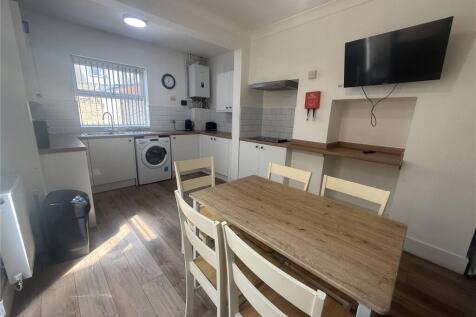 Alvanley Place, Prenton, CH43 photo 5
