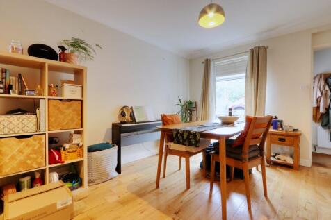 Palmerston Drive, Exeter, EX4 photo 4