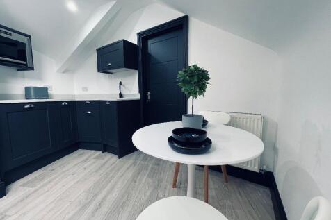 Superb Studio Rooms - Sealand Road, Chester photo 5