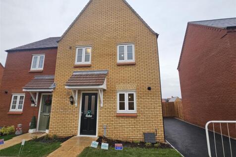 20 Essex Way - Front