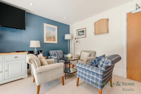 8703975-interior19.jpg