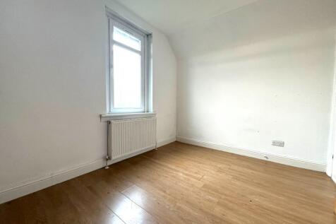 Old Edinburgh Road, Viewpark, North Lanarkshire, G71 photo 4