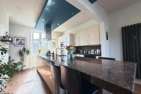 14a Church Road photo 4