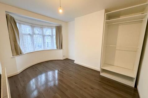 Sanderstead Rd E10