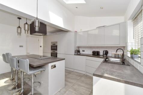 Kitchen/ Family Room