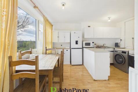 Kitchen / Dining