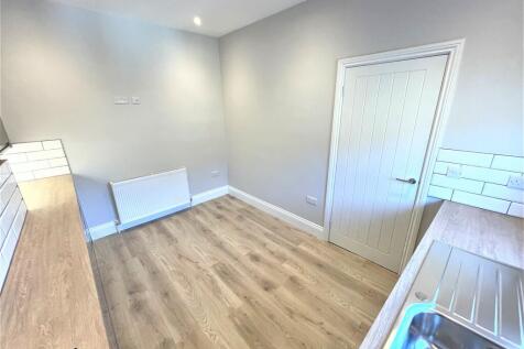 Beckbury Street, Farsley photo 4