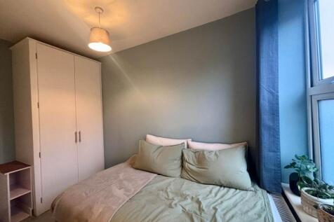 Salisbury View (Room 2), Armley, Leeds photo 5