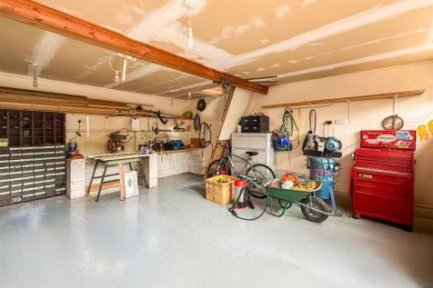 garage/annex