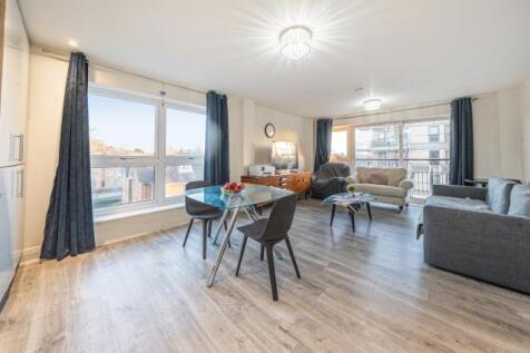 Living/Dining Area