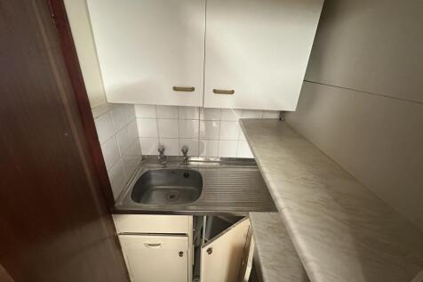 Office to rent Image 11