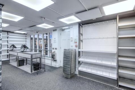 Retail Property (high street) to rent Image 4