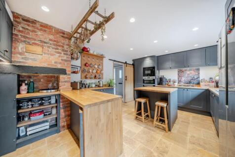 Kitchen &amp; Potential Workspace