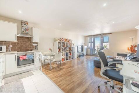 Harrow, HA2 - property photo
