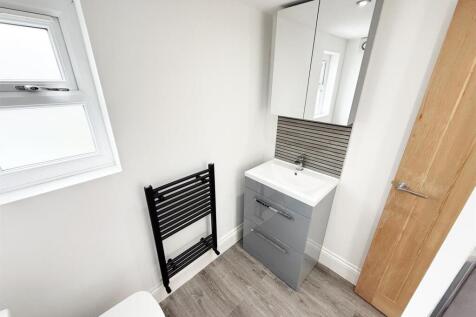 Second Floor Bathroom (1).jpg