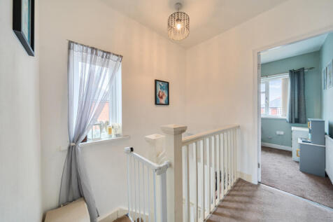 1368861-9-68f2427...