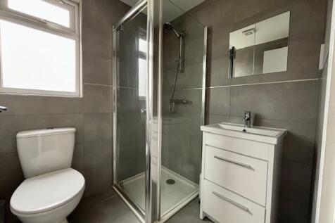 Bathroom 2.jpg