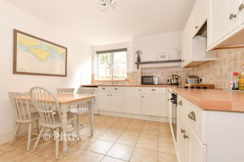 Kitchen/ Dining Room