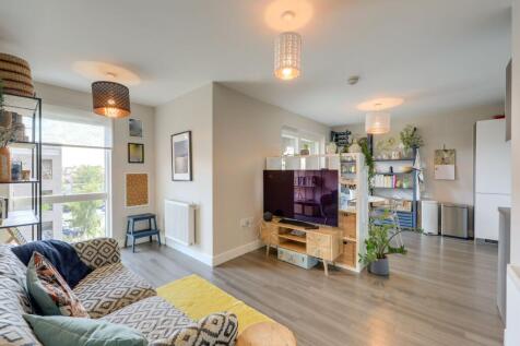 Open Plan Lounge &amp; Kitchen