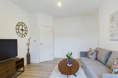 CAM01740G0-PR0204-STILL013